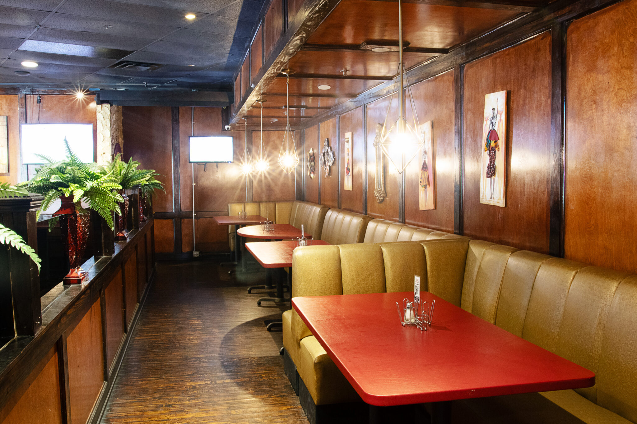 Ross Menuez ロスメネズ Nigo野村訓市　 IDEE イデー Events - Ike's Cafe and Grill - Best West African Food